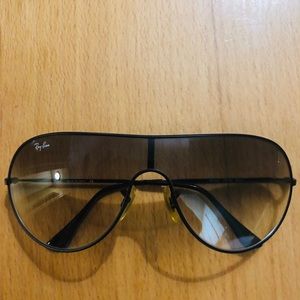 SOLD🎉 Ray Ban  Aviator Sunglasses